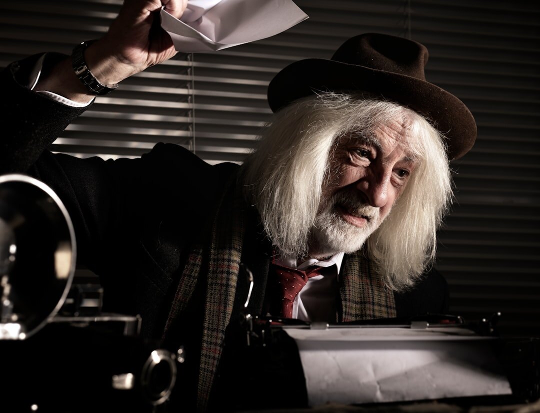 detective reading files